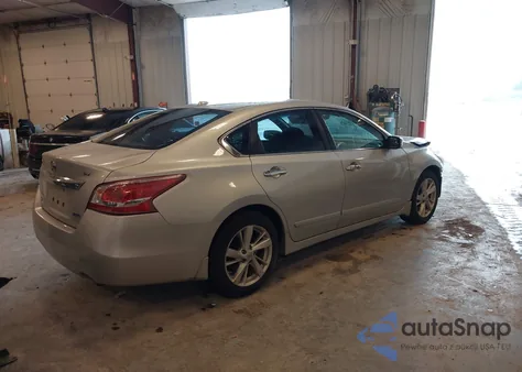 2014 Nissan Altima 2.5 Sv из США, поврежденный, VIN 1N4AL3AP0EC108316